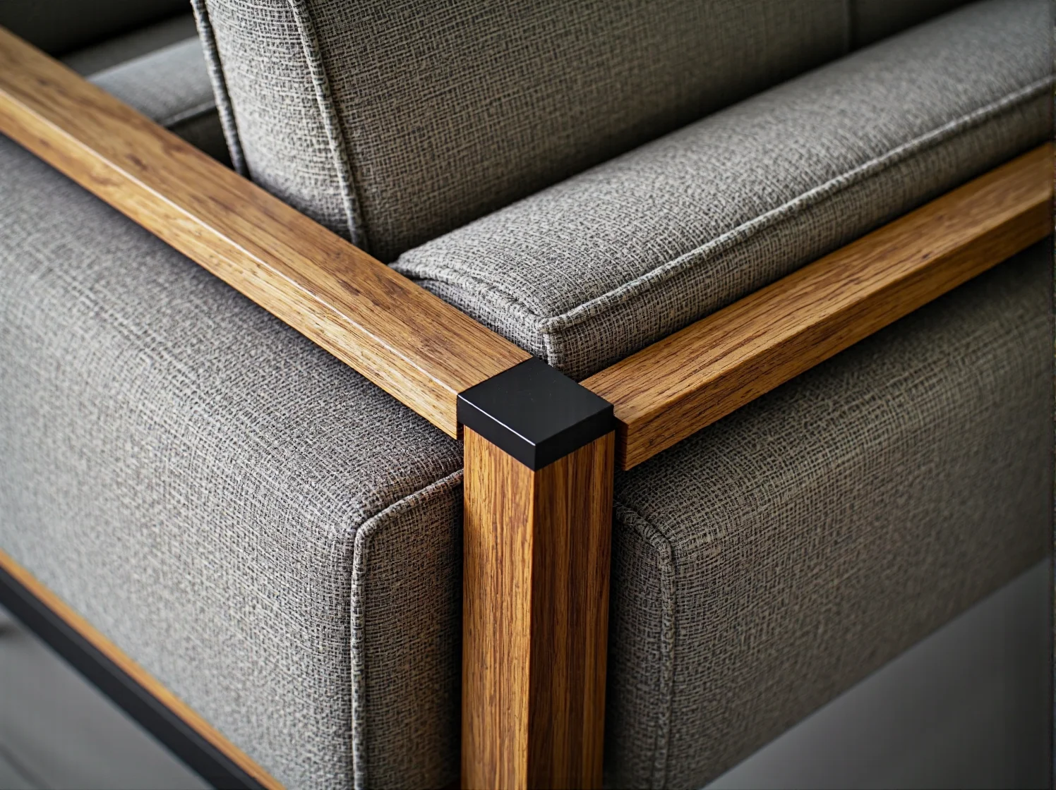 Stylowa dziewczyna z bawełnianą torbą na zakupy, promująca ekologiczny styl życia i zero waste.