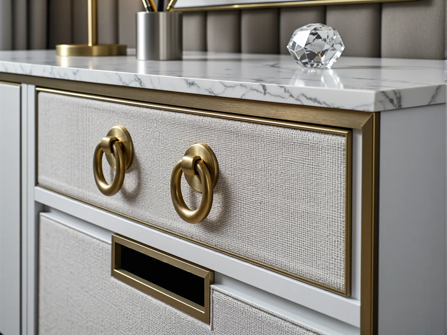 Komoda Glamour w Biurze: Klucz do Eleganckiej i Funkcjonalnej Przestrzeni - ilustracja 2