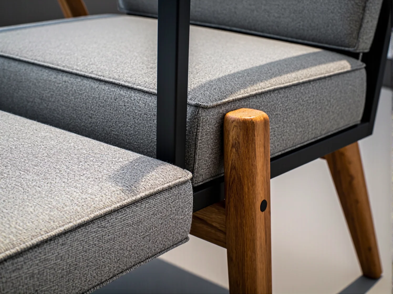 Poradnik: Jakie stoły najlepiej nadają się do przestrzeni konferencyjnych? - ilustracja 4